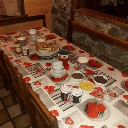 Namaste Chalet Bed and Breakfast Tignes